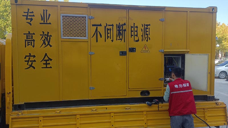 和县柴油发电机组和UPS电源配合使用时，如何避免切换过程中的电力中断？