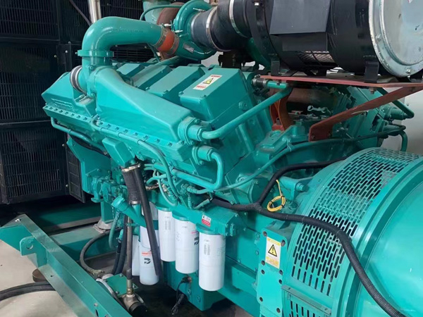 和县更换100kW柴油发电机组机油时，需要注意哪些事项？